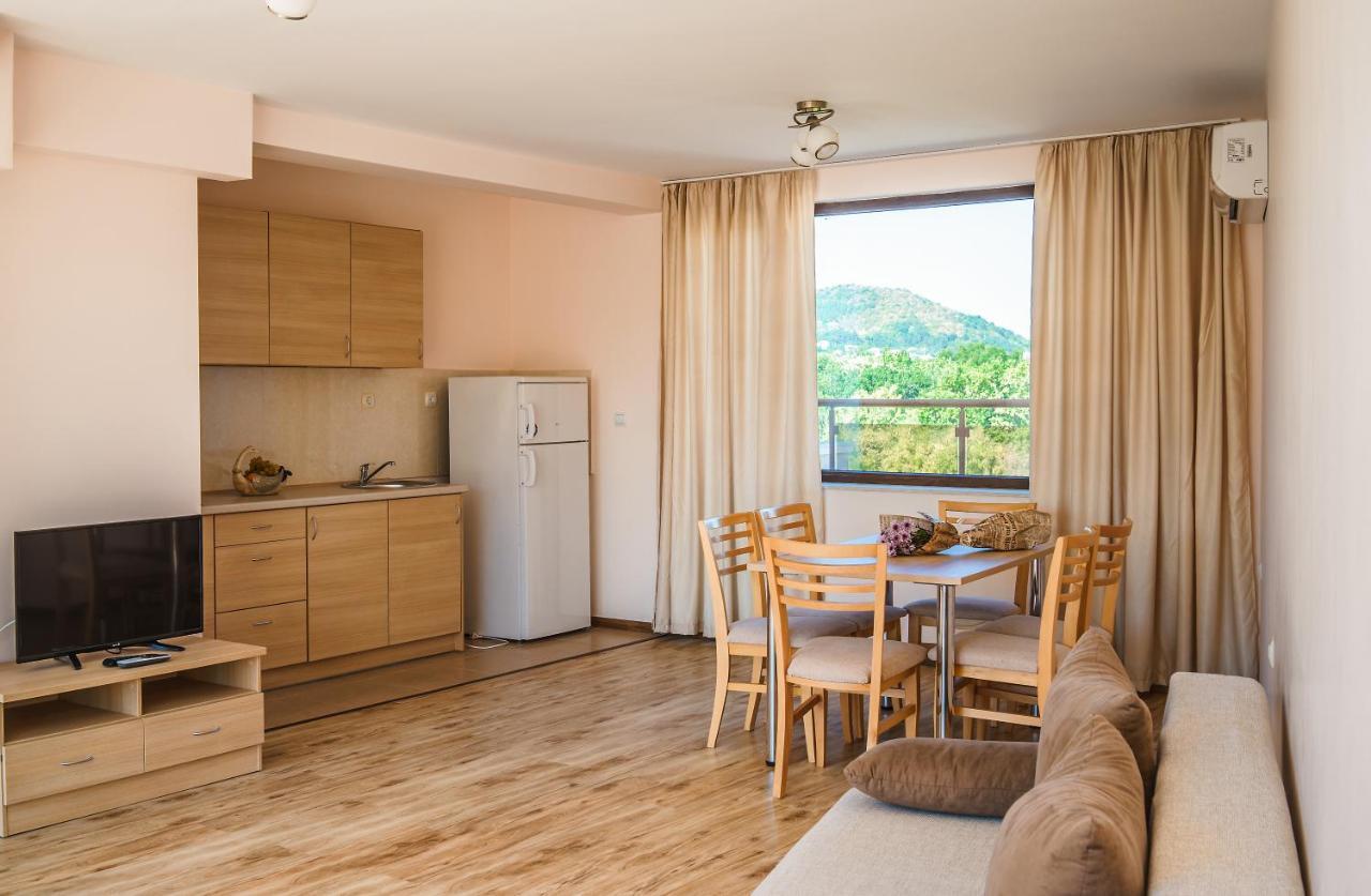 Moreto Seaside Aparthotel Обзор Экстерьер фото